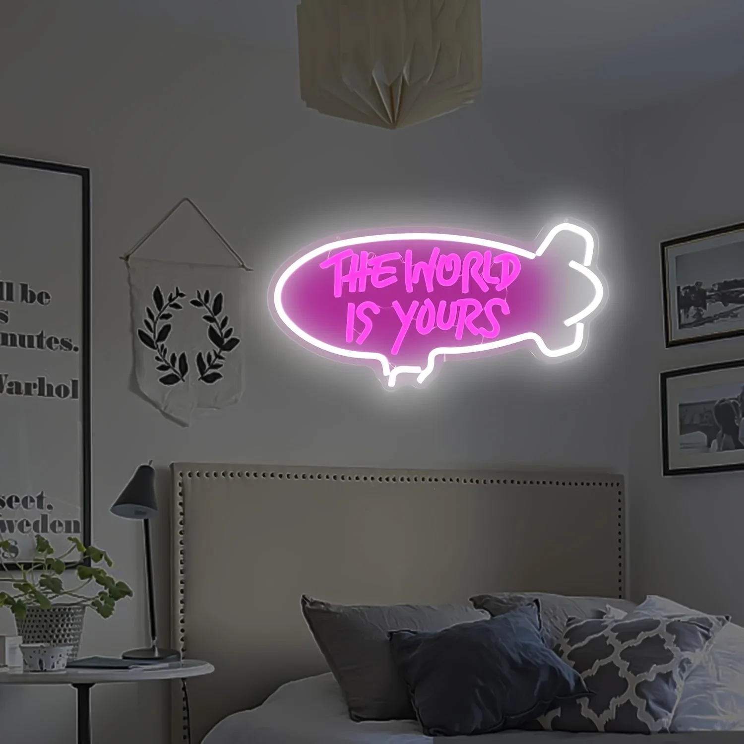 The World Is Yours Blimp Neon  - Outdoor Lighting For Your Home recension och pris